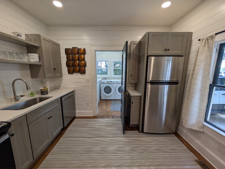 Building Photo - 604 Yarborough St