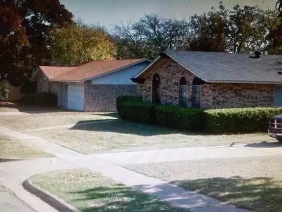 Building Photo - 410 Oleander St