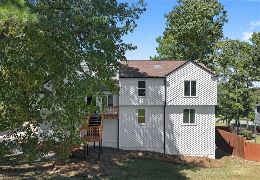 Building Photo - 5111 Manitou Way SW