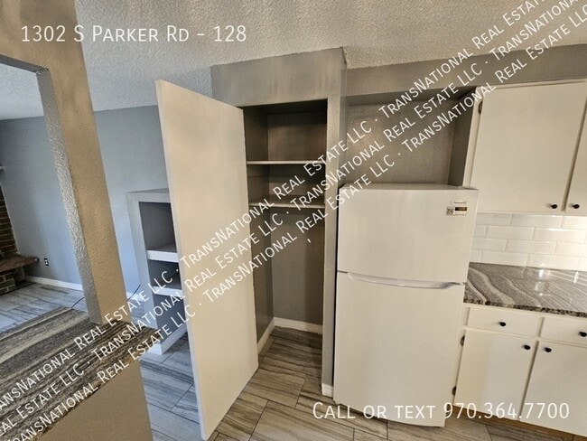 Building Photo - 1302 S Parker Rd