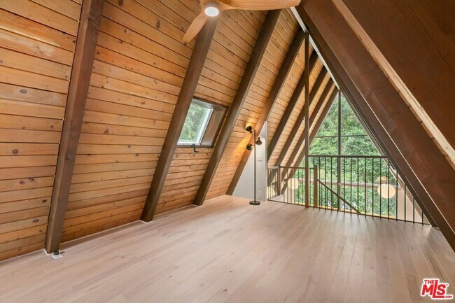 Building Photo - 10250 Seabury Ln