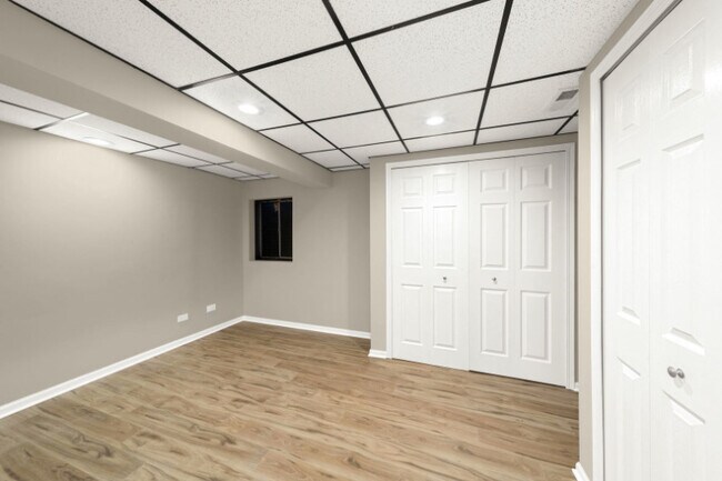 Building Photo - 990 Whitehall Way