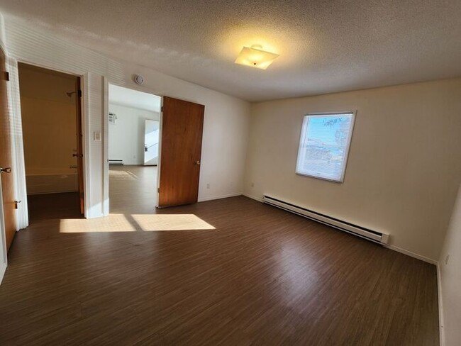 Building Photo - One-bedroom apartment located near Honey C...