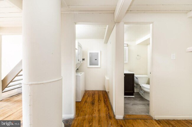 Building Photo - 1329 Lombard St