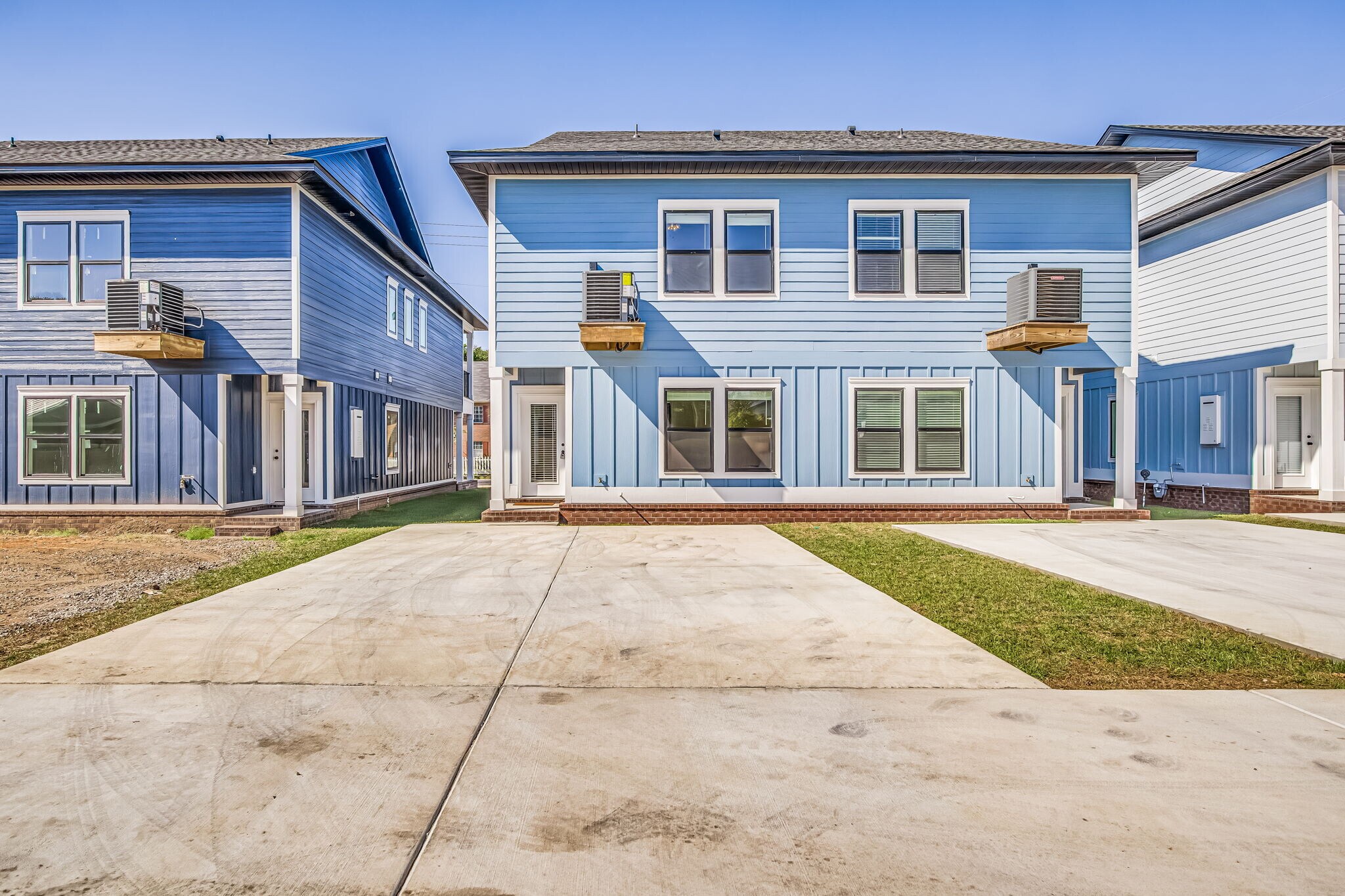 Building Photo - 580 N De Villiers St