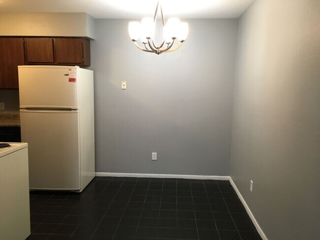 Interior Photo - Cobblestone Circle Apartments