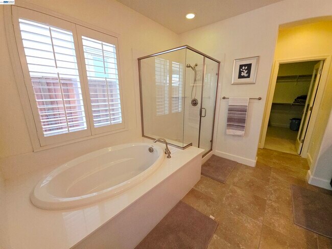 Building Photo - 2488 Remy Cantos Dr