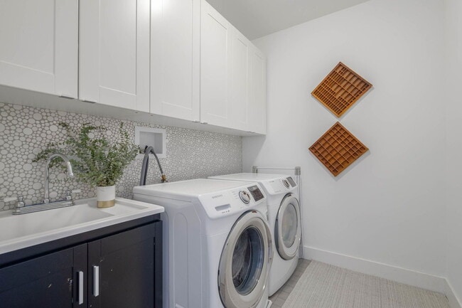 Building Photo - 1003 S 17th St