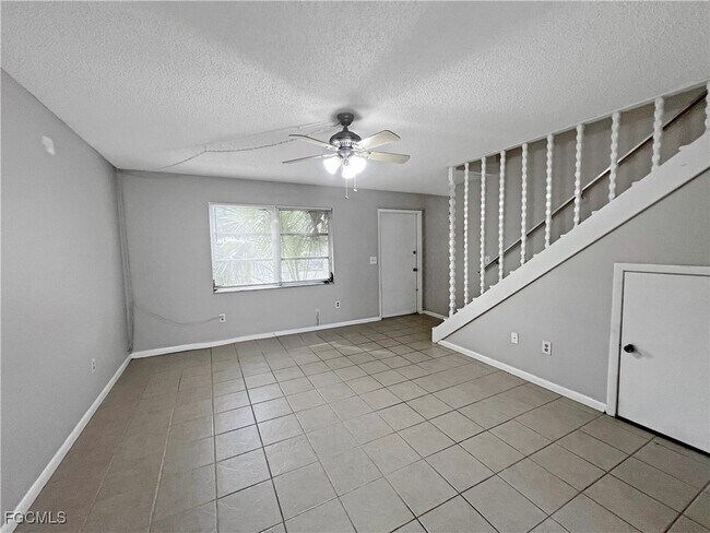 Building Photo - 6635 Warwick Cir