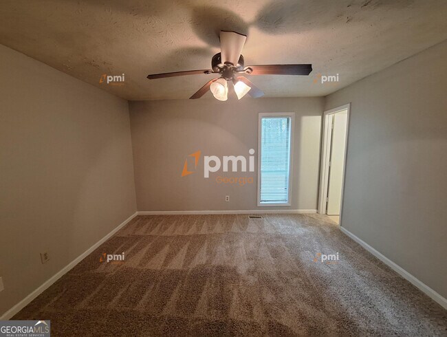 Building Photo - 5955 Sutton Pl
