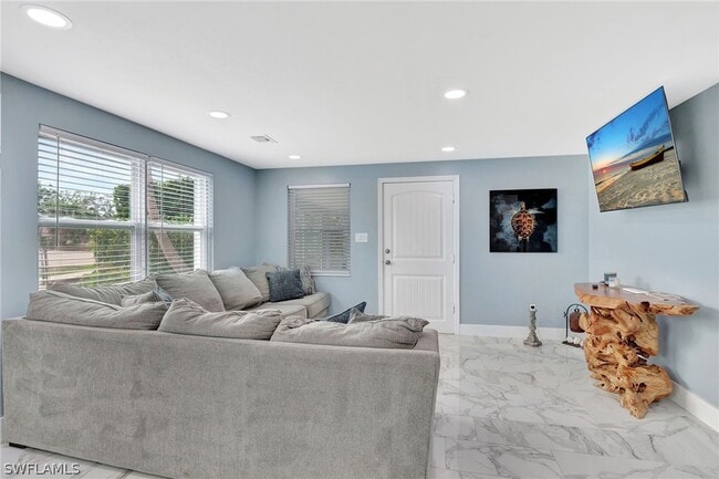 Building Photo - 1009 Ridge St