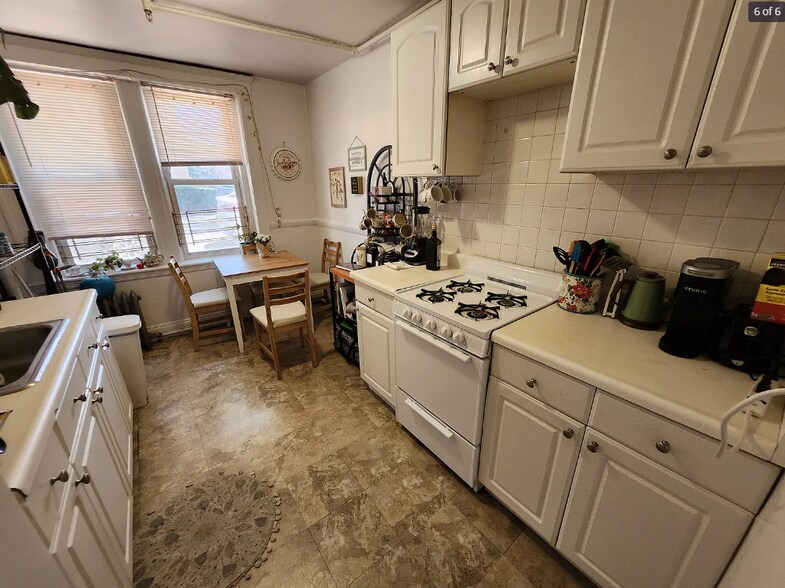 Building Photo - 309 Allston St