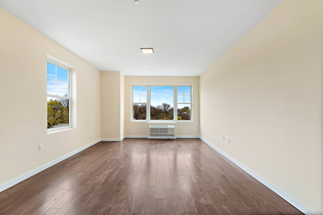 Building Photo - 209 Oakdene Pl