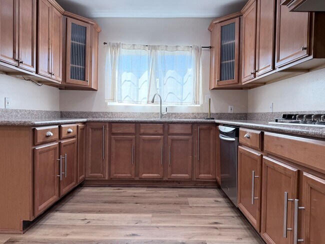 Building Photo - 3082 Thurin Ave