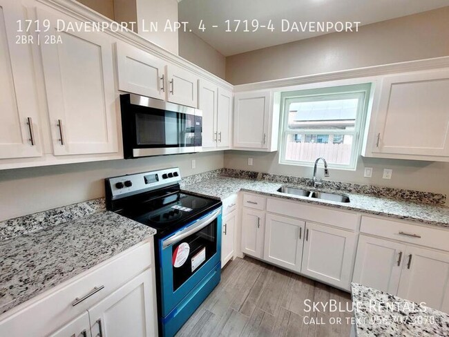 Building Photo - 1719 4th St