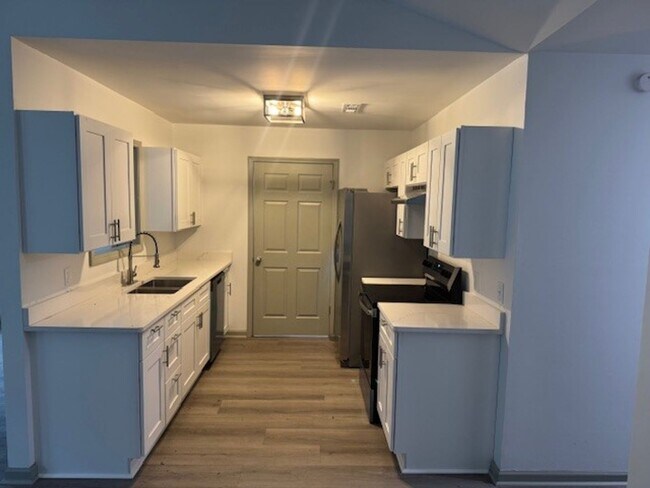 Building Photo - 3BR/2BA Home