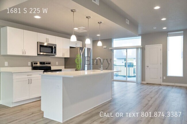 Building Photo - 1681 S 225 E