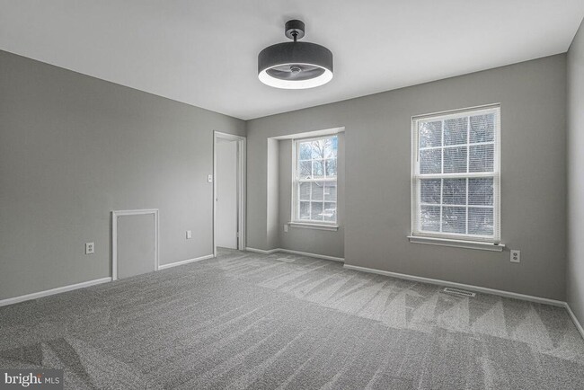 Building Photo - 5204 Flounder Ct W