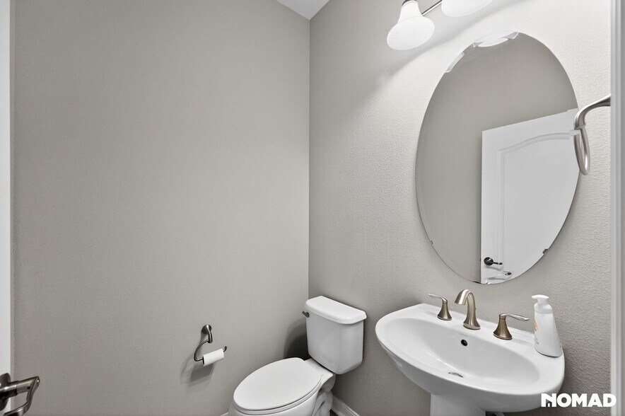 Building Photo - 5332 Fallen Leaf Dr