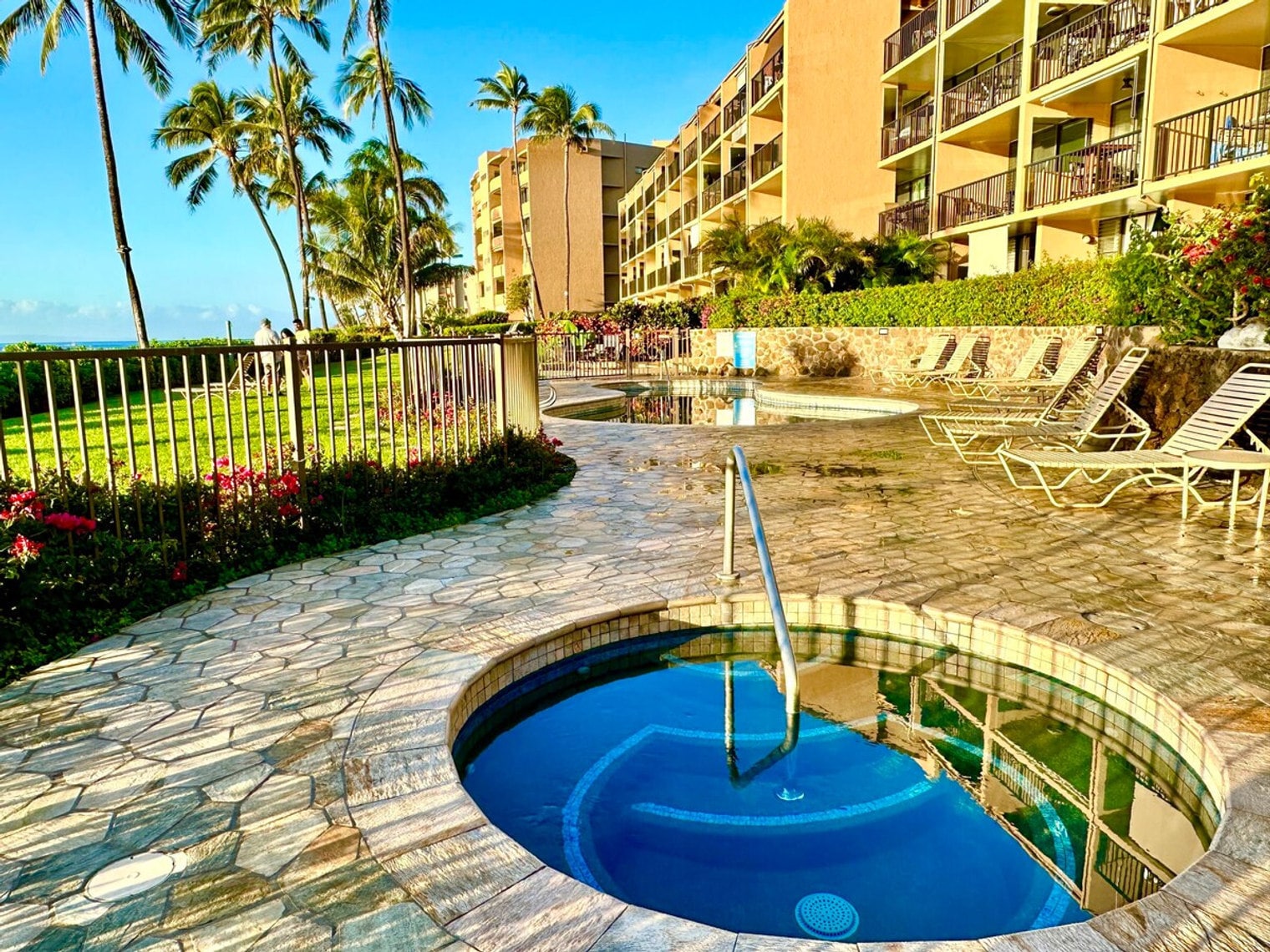 Building Photo - 190 Hauoli St