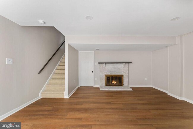 Building Photo - 14843 Emberdale Dr