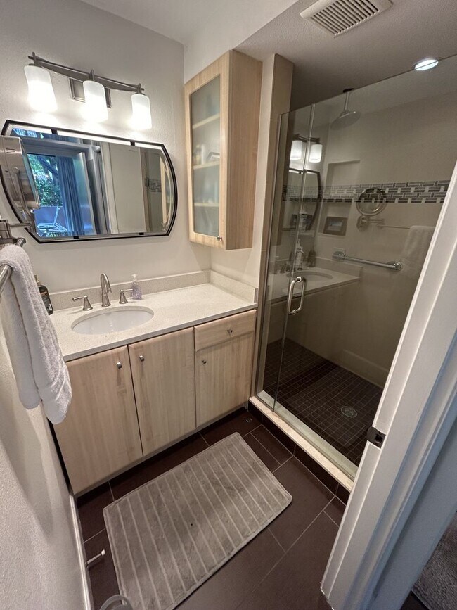 Building Photo - 1 Bedroom 1 Bath Condo Sandy Cove II Short Term Rental/Annual Rental