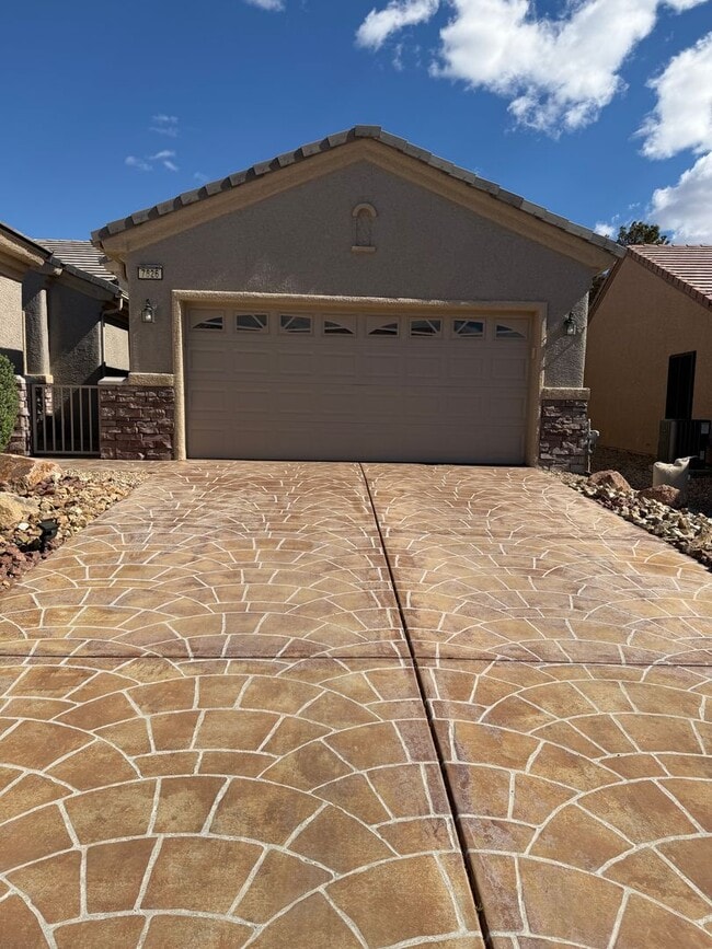 Building Photo - Sun City Charmer!