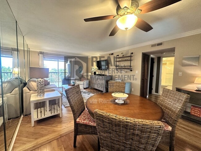 Building Photo - 2121 Collier Ave