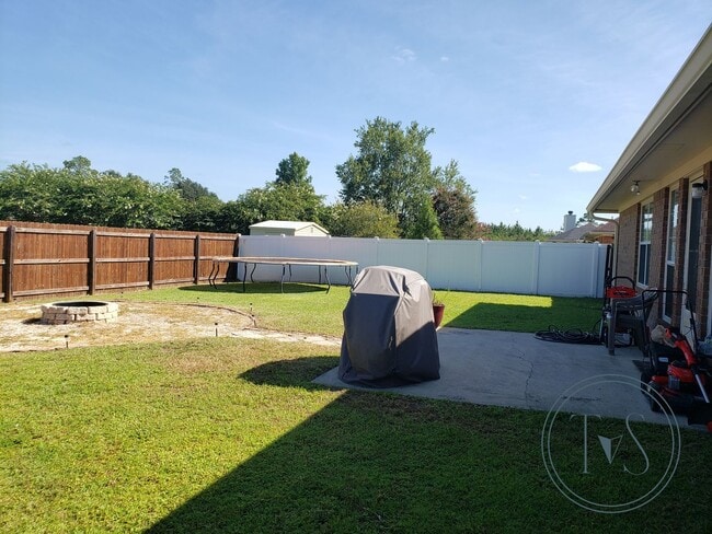 Building Photo - SPRING MOVE-IN SPECIAL: $300 OFF 1ST MONTH...