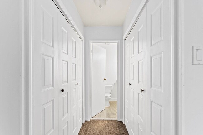 Building Photo - 66 Banner Ct