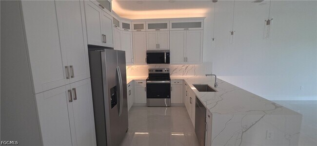 Building Photo - 322-324 Poplar St