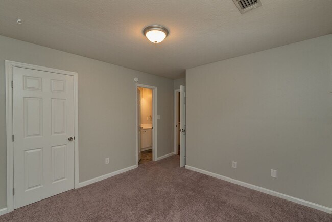 Building Photo - $1,525- 2 Bed/2 Bath house for rent in West Augusta, Total Electric!
