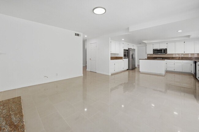 Building Photo - SPACIOUS 4 BEDROOM, 3 BATH HOME WITH 3-CAR GARAGE!
