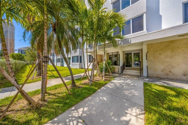 Building Photo - 250 180th Dr