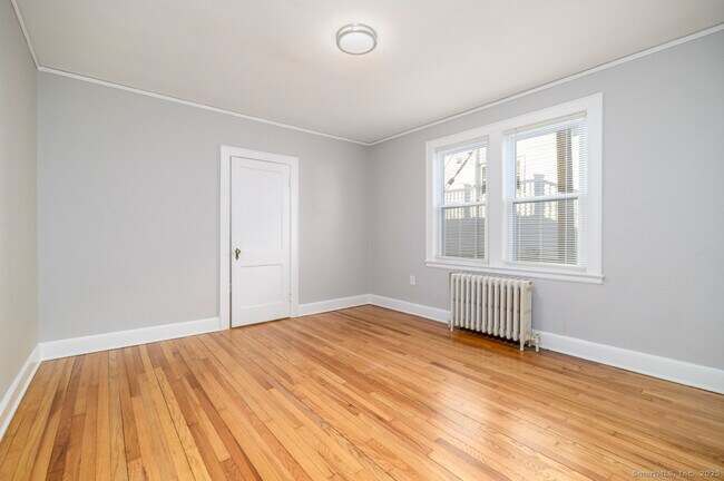 Building Photo - 58 Mayflower Ave