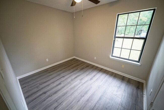 Building Photo - 8407 Lenova Ln