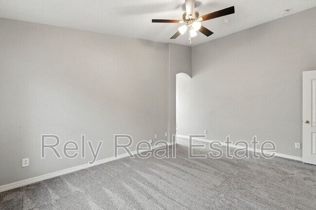 Building Photo - 12568 W Almeria Rd