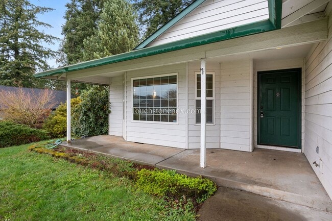 Building Photo - 20160 Quinalt Dr