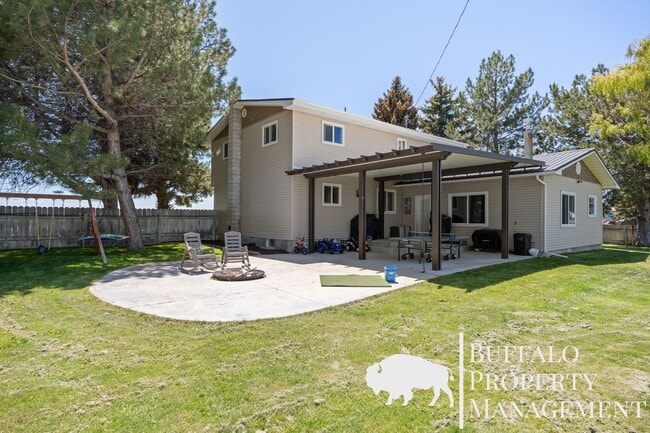 Building Photo - Charming Country Home on 2 Acres | 5 Bed | 3 Bath | Blackfoot, ID
