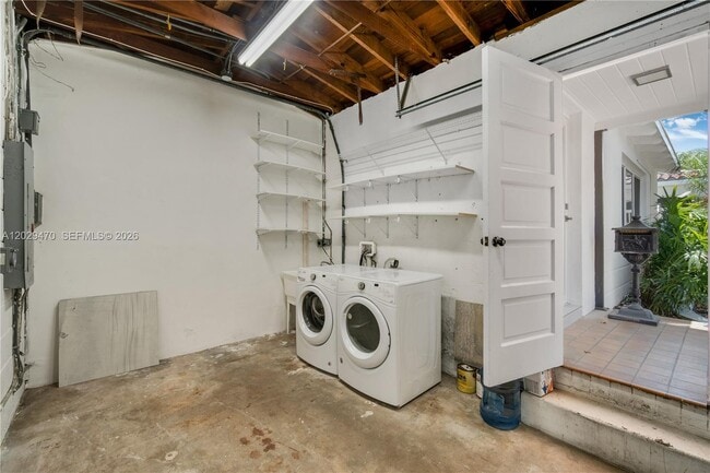 Building Photo - 550 W 49th St