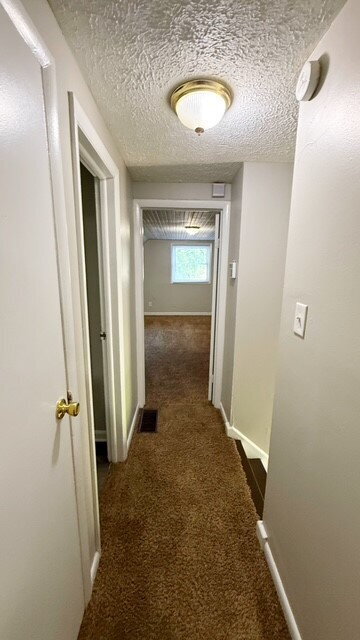Building Photo - EAST SIDE UPDATED 4 BEDROOM 2 BATH HOME AVAILABLE NOW!