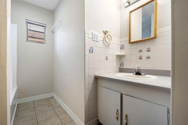 Building Photo - 3001 Rust Ave