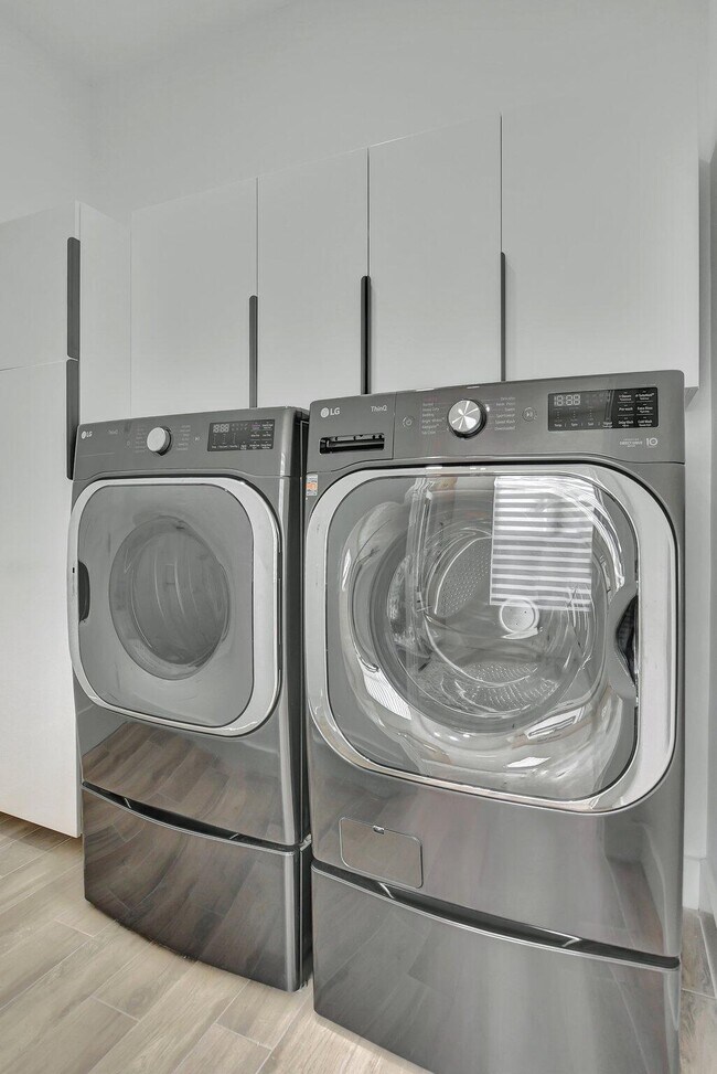 Building Photo - 7477 Campo Florido