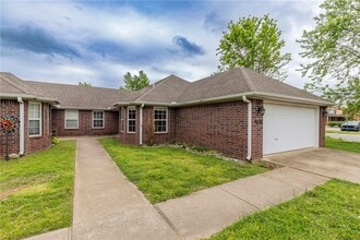 Building Photo - 255a Ravenwood Blvd