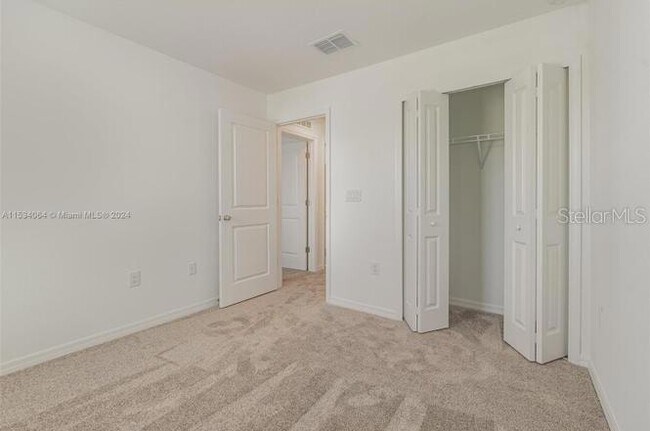 Building Photo - 748 Reggie Rd