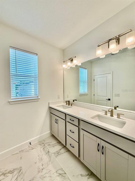 Building Photo - 2031 Wild Heron Ct