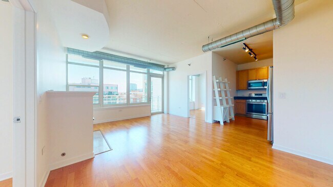 Building Photo - 909 W Washington Blvd