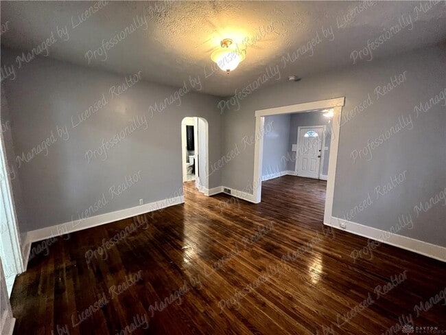 Building Photo - 44 Bluecrest Ave