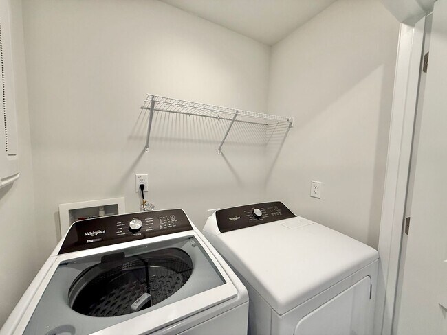 Building Photo - Stunning New Construction 4BD, 3.5BA Apex Townhome with a 2-Car Garage in a Prime Location Near T...