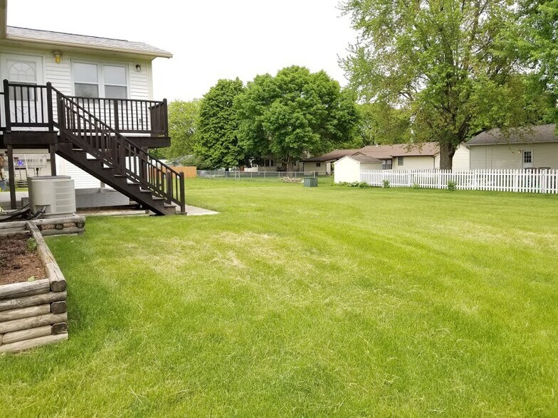 Building Photo - 1050 S Jones Blvd